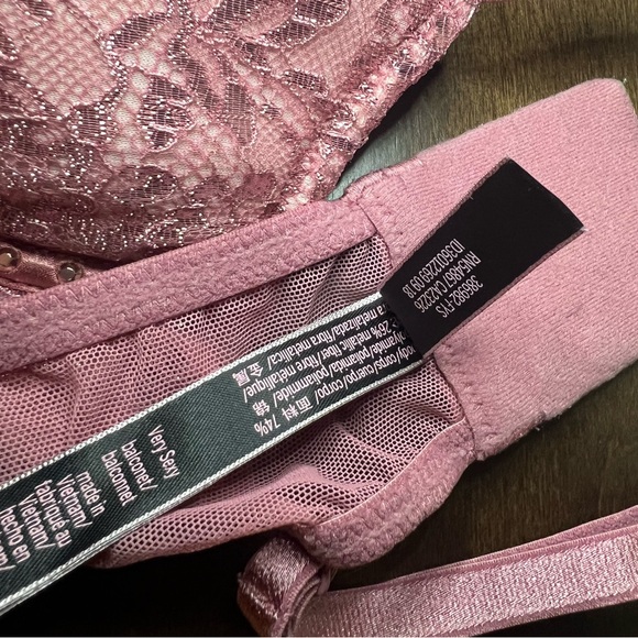 Victoria’s Secret Very Sexy Pink Rhinestone Underwire Lingerie Bra, Size 34C - Picture 9 of 14
